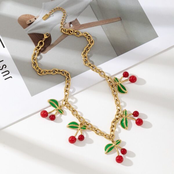 Collier cerise / 00226