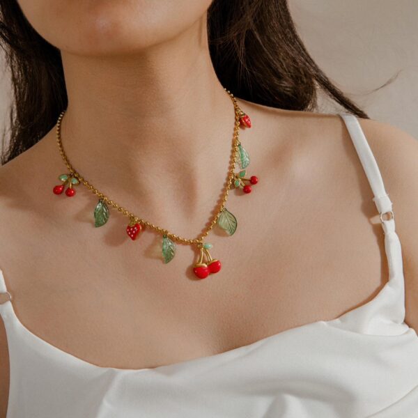 Collier cerise / 00221