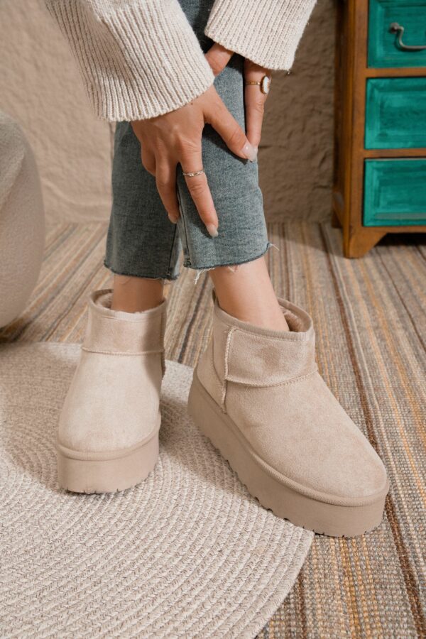 Boots / 9137